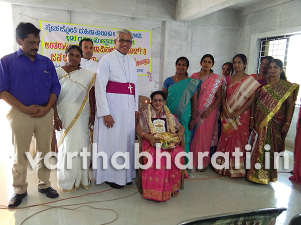 ಮಹಿಳೆಯರನ್ನು ಗೌರವಿಸಬೇಕು: ಬಿಷಪ್ ಲಾರೆನ್ಸ್ ಮುಕ್ಕುಯಿ